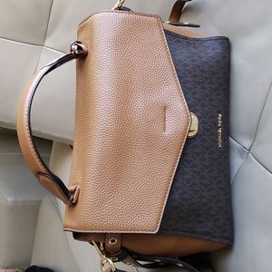 Michael Kors satchel with attached long strap in excellent condition